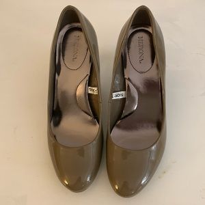 Merona 9 1/2 heels.
